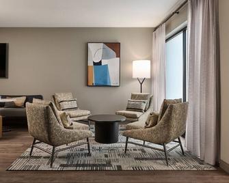 Hyatt Studios Mobile/Tillmans Corner - Mobile - Oturma odası