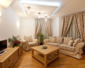 إيرث آند بيبول هوتل آند سبا - صوفيا - غرفة معيشة