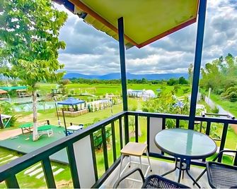 Phu Ing Na Café & Resort - Nakhon Nayok - Balcony