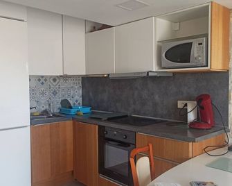 Appartement De Caractere Lumineux Au Centre Ville - Montpellier - Kitchen