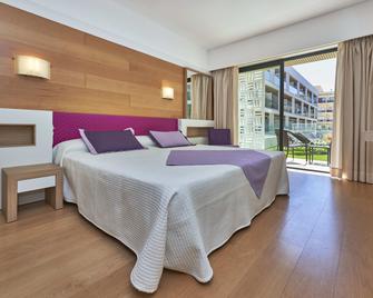 Hotel & Spa S'Entrador Playa - Cala Ratjada - Schlafzimmer