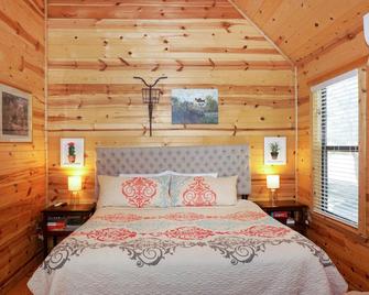 Arbor House of Dripping Springs - Garden House - Dripping Springs - Bedroom