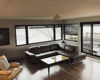 Sechelt inn - Sechelt - Obývací pokoj