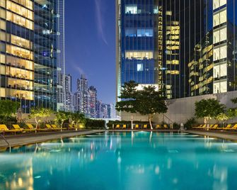 Anantara Downtown Dubai Hotel - Dubái - Piscina