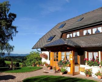 Ferienwohnung Gartenblick, 42qm, 1 Schlafzimmer, max. 2 Personen - Sankt Peter - Building