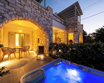 Anemomylos Residence - Naousa - Pool