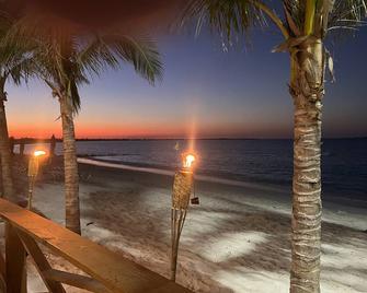 Villa in Paradise - Limited Time New Owner Discount !! - Marsh Harbour - Strand