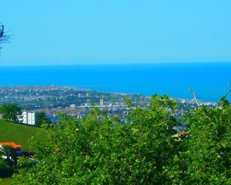Apartment With Panoramic Terrace - Tortoreto - Widok na zewnątrz