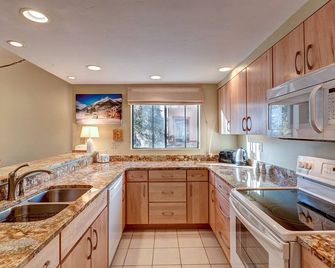 Near Downtown Breckenridge! Great Amenities! - Breckenridge - Kitchen