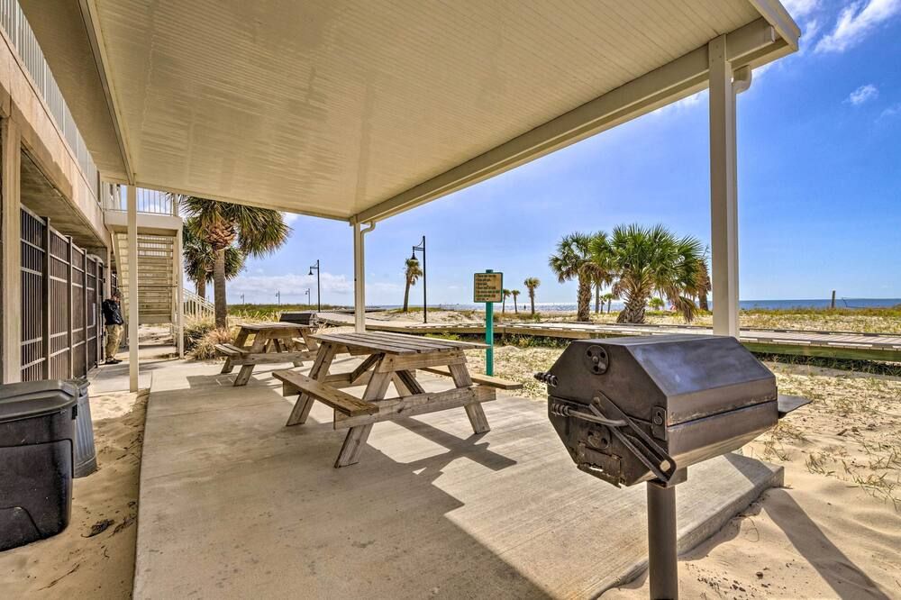 Sunny Beachfront Biloxi Condo w/ Resort Amenities! - Biloxi - Balkong