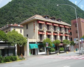 Hotel Meublé Moderno - Laveno-Mombello - Building
