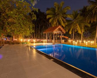 Elysia Sigiriya Hotel - Dambulla - Zwembad