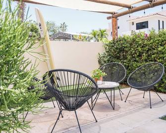 Grand Villa with Private Patio & Parking by Tasman - 卡波聖盧卡 - 陽台