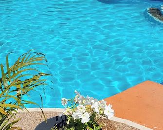 Bucketts Way Motel Gloucester - Copeland - Pool