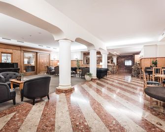 克魯默斯博斯特酒店及水療中心 - 錫菲爾德因提羅 - 塞費爾德 - 大廳