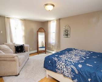 A Comfy Cozy Cottage on Clowney - Mineral Point - Habitación