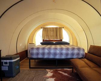 Desert Sage Retreat - Colorado City - Bedroom