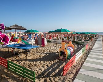 هوتل دلفينو - سينيغاليا - شاطئ