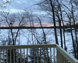 New Lake Home on Three Lakes Chain - Rustic Charm with Modern Comfort - Three Lakes - Balcony