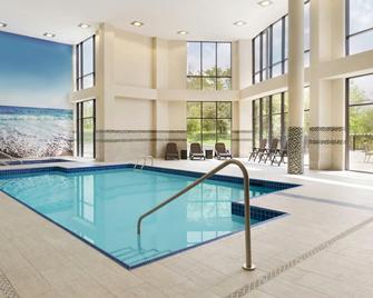 Courtyard by Marriott Toronto Mississauga/West - Mississauga - Pool