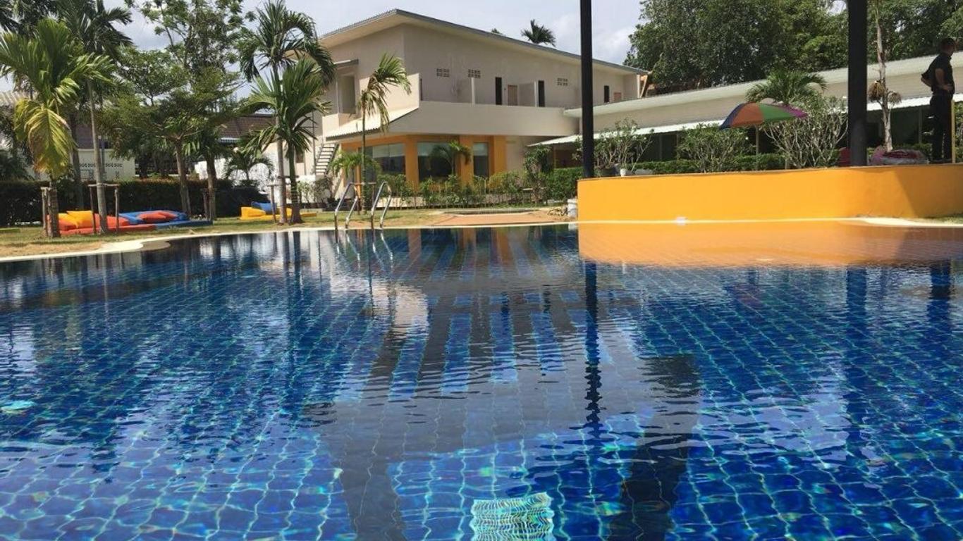 Jazz U Garden Resort