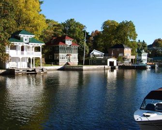 Capricorn Motel Royale 1000 Islands - Lansdowne - Outdoors view