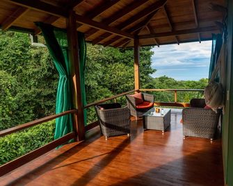 Casa Uvita: Rainforest & Ocean View Eco-Home - San Isidro de El General - Balcony