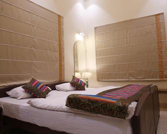 Heritage Haveli Varanasi - Варанасі - Спальня