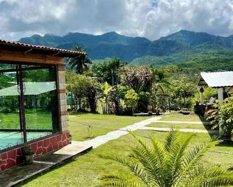 Charming 3-bedroom cottage in Puente Caporal with WiFi - Palo Grande