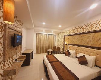 Sam Surya Hotel - New Delhi - Bedroom