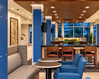Holiday Inn Express & Suites Boise Airport By IHG - Boise - Building