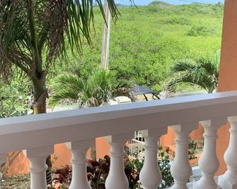 Casa Naranja - Upscale Living with a Private Pool - Utila - Balcony