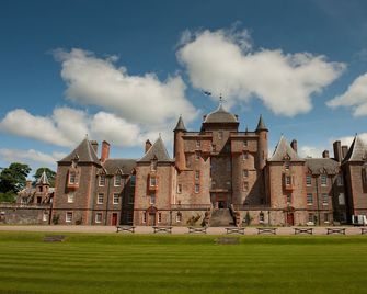 Grand castle apartment for four people - Lauder