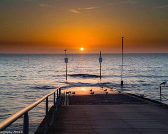 Wall Eden Farm - Highbridge - Strand