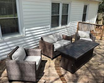 Pet Friendly|fenced In|dt Clayton|walkable - Clayton - Patio