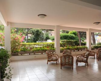 Hotel Lilly - Campo nell'Elba - Pátio