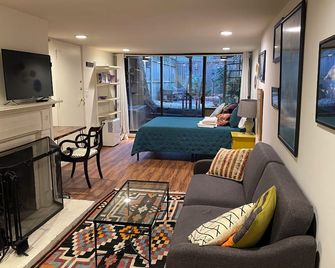 Quaint Georgetown Home, Walk Score 97, Wisconsin Shops & Dining, Back Yard - واشنطن د.ك. - غرفة معيشة