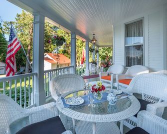 Thorp House Inn & Cottages - Fish Creek - Balcon