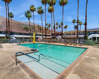 Peaceful Paradise on Palm Canyon Drive Permit# 4852 - Palm Springs