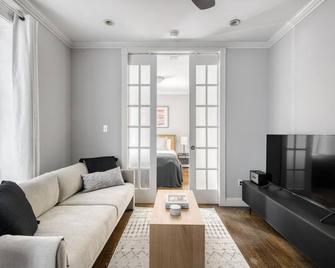 Amazing Nolita 1BR w/ W/D, nr SoHo, by Blueground - New York - Living room