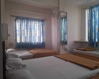Hotel Rahi - 納希克