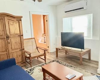 King’s Lighthouse: The Traveler’s Suite City Walk - St. Thomas Adası
