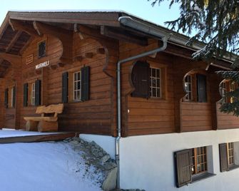 Cozy home for 2-5 people within walking distance of the center and ski slopes. - Grächen - Bâtiment