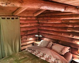 Secluded Log Cabin with Catskill Mountain Views, Seasonal Pond & Cozy Fireplace - Phoenicia