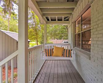 1 Mi to Old Town Bluffton Home with Screened Porch - Bluffton - Balcony