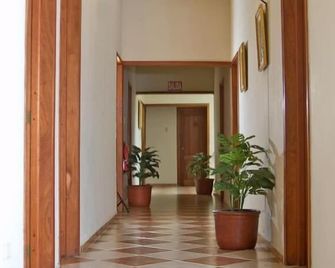 Carey House Hotel - Santo Domingo - Hallway