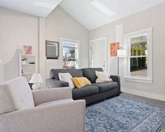 Cozy Artist's Loft - Pittsfield - Sala de estar