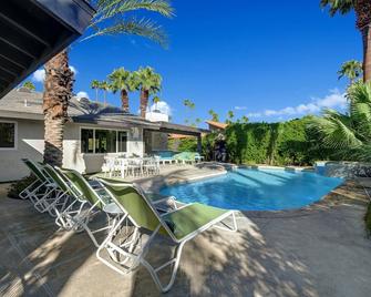 Ultra-Luxury Mid-Century Alexander Pool - Palm Springs - Piscina
