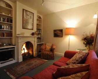 Alice's Cottages - Launceston - Living room