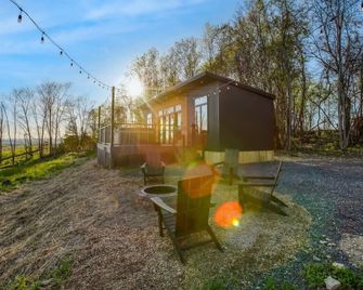 Alpine Abode - Hot Tub, Nature - Brookville